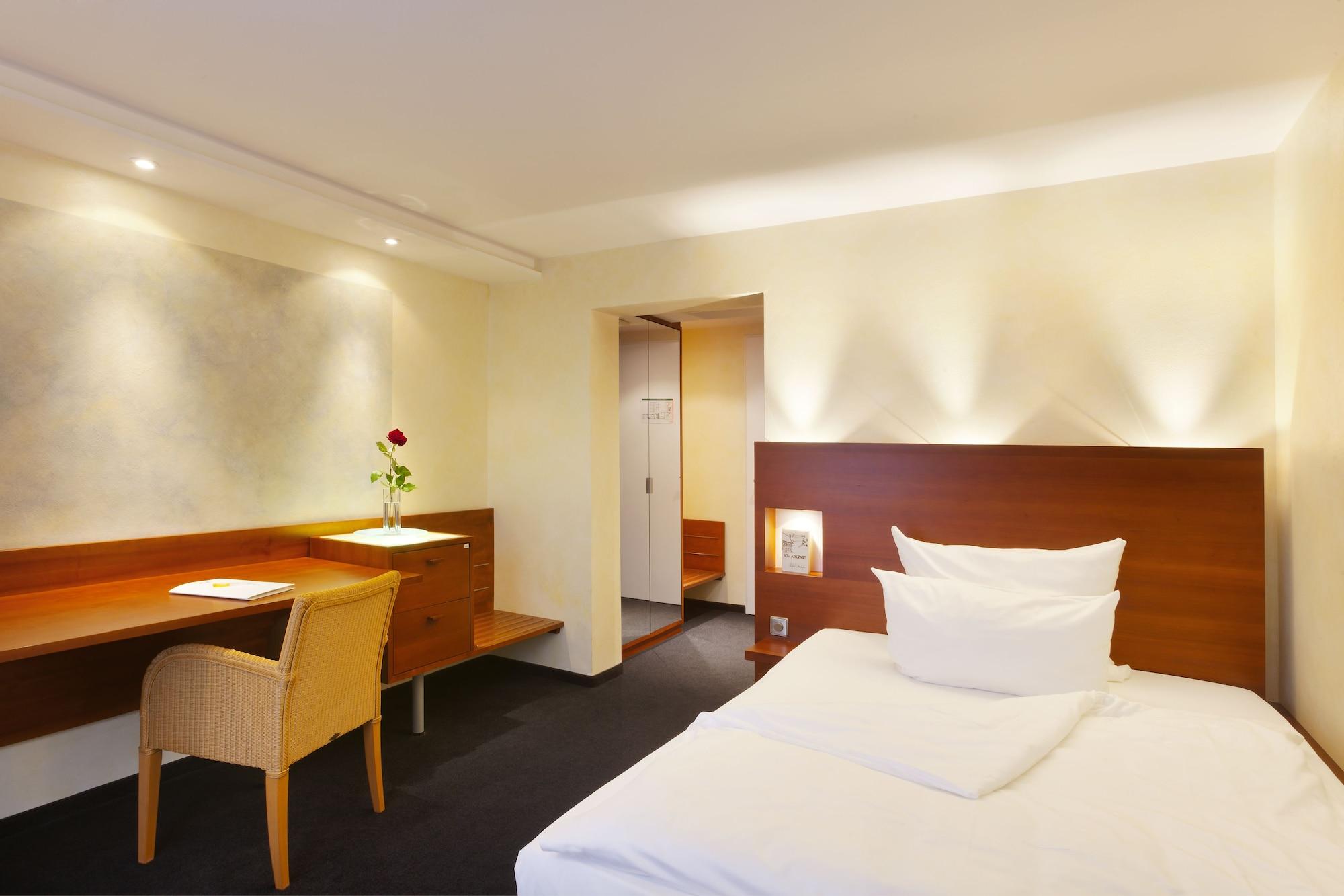Hotel Adler Asperg Esterno foto