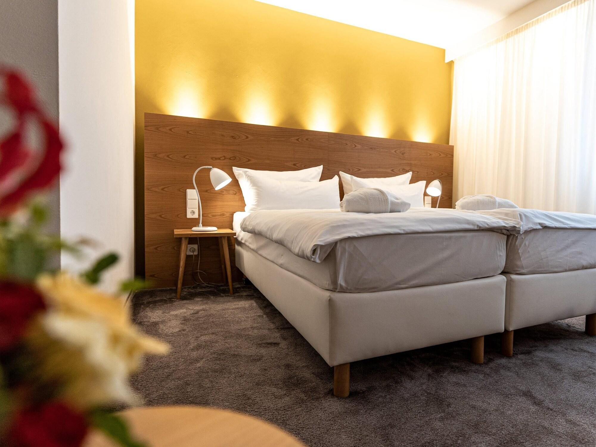 Hotel Adler Asperg Esterno foto